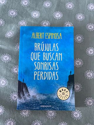 Brújulas que buscan sonrisas perdidas (Spanish ...