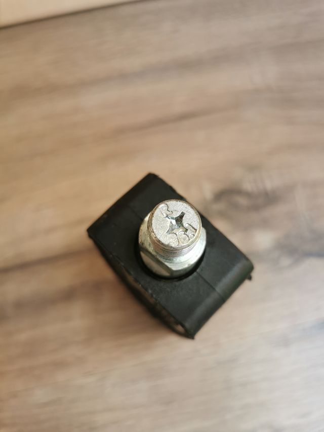 Pedal Vespino Negro con Catadióptrico