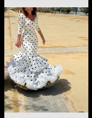 Traje de flamenca blanco y negro