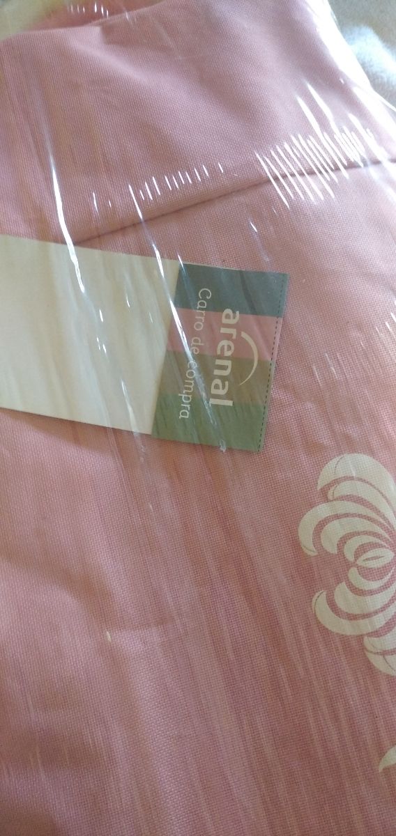 Carro de la compra rosa. Sin abrir.