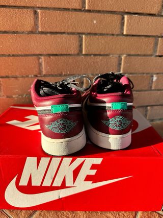 Jordan Low Scarpe Rosse e Bianche