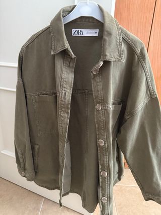 Sobrecamisa Zara Verde Caqui Talla L