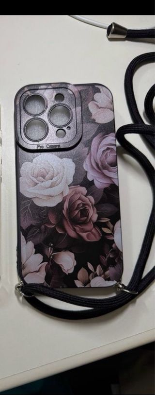 Cover iPhone 15 Pro con Laccio Floreale