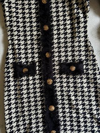 Vestito pied de poule con bottoni oro