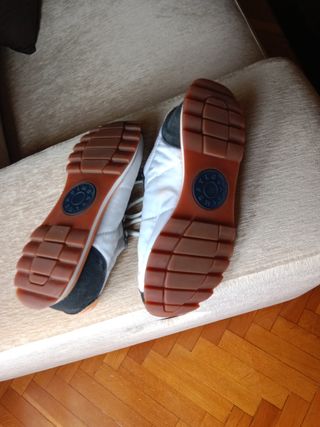 Zapatillas Bimba y Lola Negras y Blancas