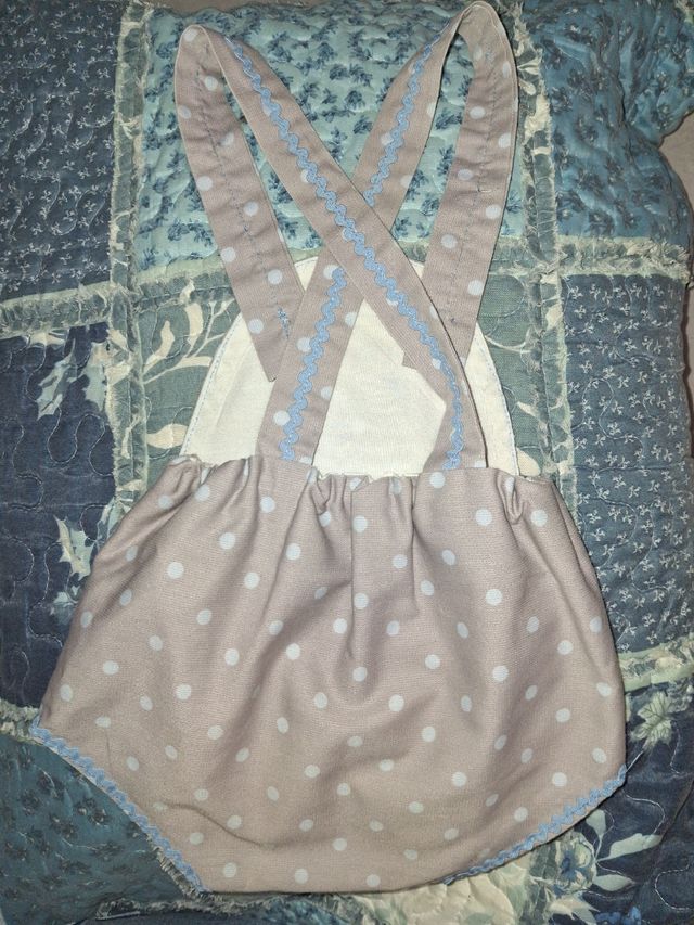 Ranita de bebé con lunares