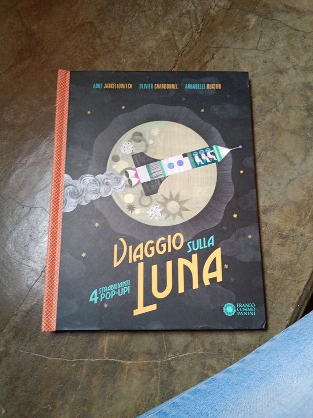 Viaggio sulla luna. Libro pop-up