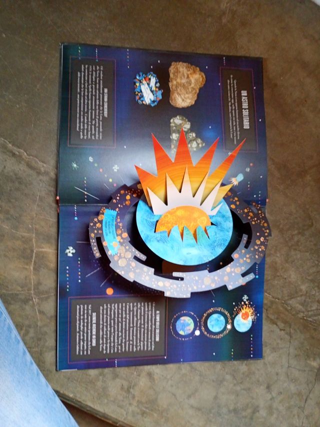 Viaggio sulla luna. Libro pop-up