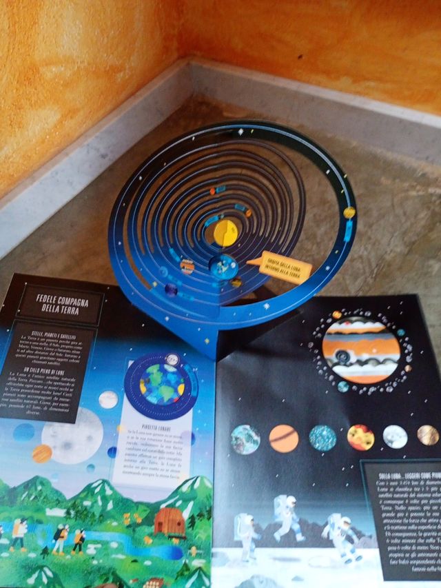 Viaggio sulla luna. Libro pop-up