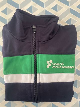 Uniforme Fundació Escola Teresiana
