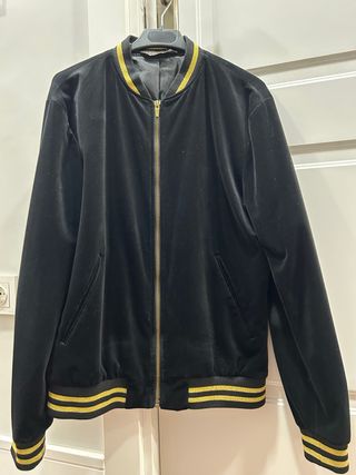Bomber Jacket Terciopelo Negro y Dorado