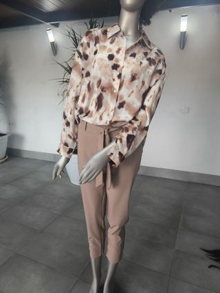 Camisa de mujer con estampado tie-dye