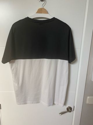 Camiseta Ellesse Negra y Blanca