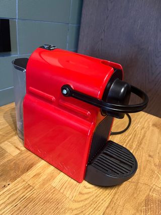 Macchina Caffè Nespresso Inissia Rossa