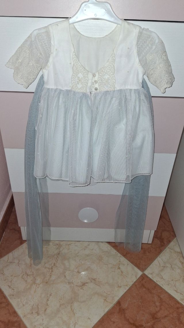 Traje de ceremonia blanco roto y verde agua