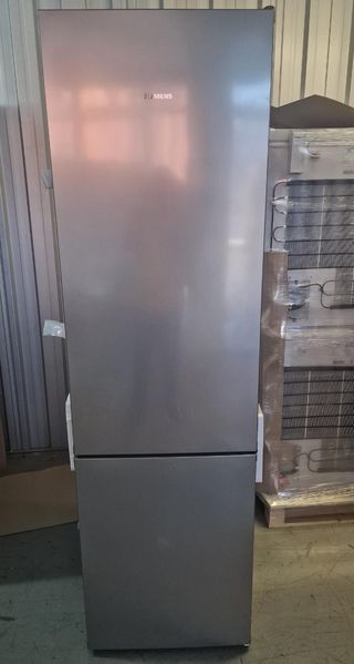 Nevera Siemens 2m , nueva con tara