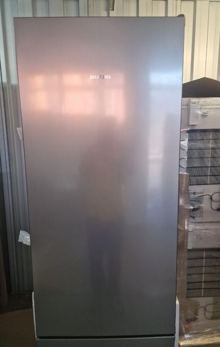 Nevera Siemens 2m , nueva con tara