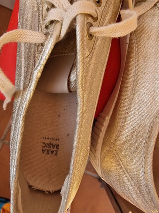 Zapatillas Zara doradas