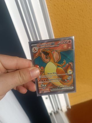 Carta Pokémon Charizard EX 330 HP