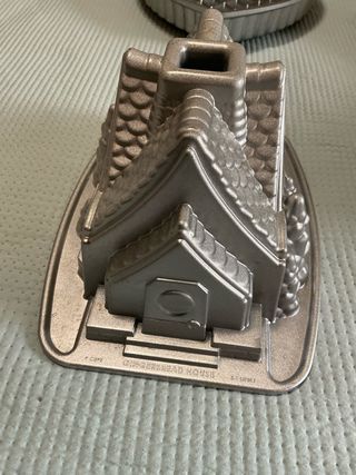 Molde Nordic Ware Casa de Jengibre