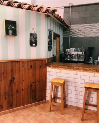 Sillas, Mesas y Taburetes de Bar