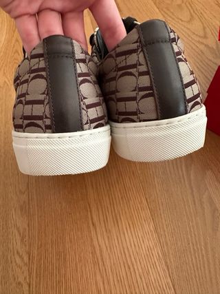Bamba Carolina Herrera Beige y Marrón
