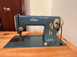 Máquina de coser Sigma años 50