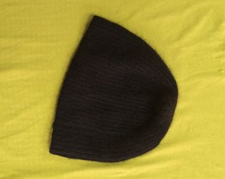 Gorro negro de lana
