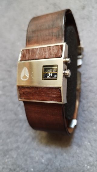 Reloj Nixon Rotolog Marrón y Plateado