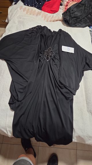 Vestido negro con pedrería Conjunto de tres piezas
