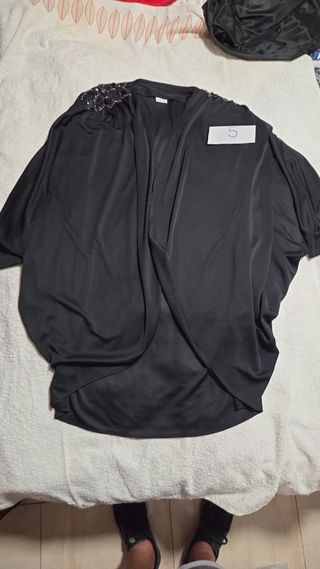 Vestido negro con pedrería Conjunto de tres piezas