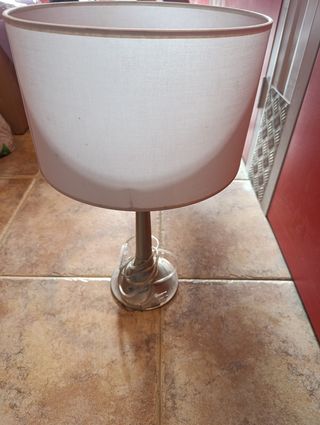 Lámpara de mesa tela y plástico