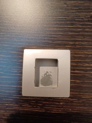 Juego de 2 armarios /estantes de pared.