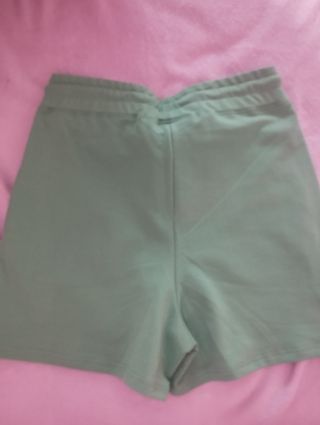 Pantalón corto verde