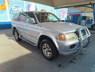 Mitsubishi Montero 2004