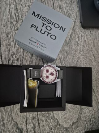 Missione Omega x Swatch verso Plutone Bioceramic