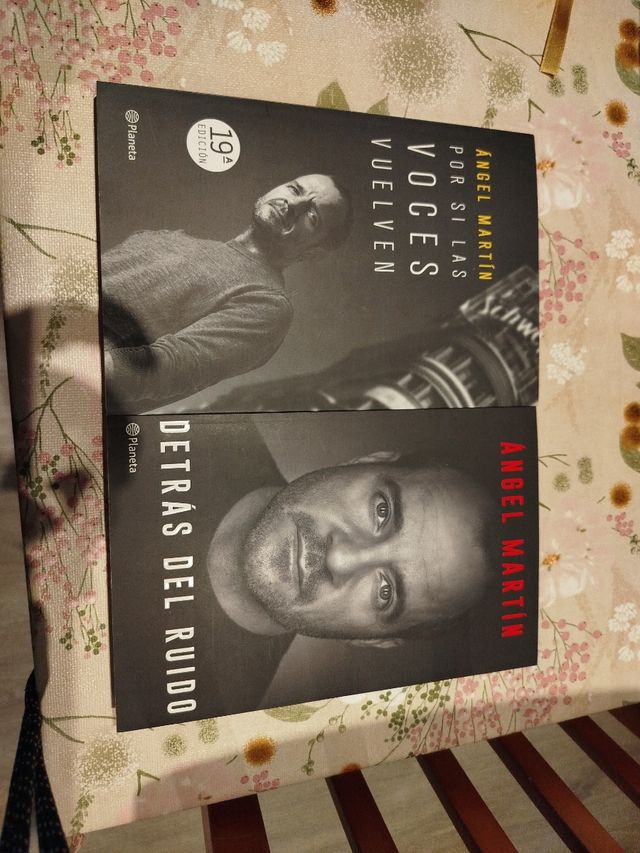 Libros de Ángel Martín: Voces Vuelven y Detrás del