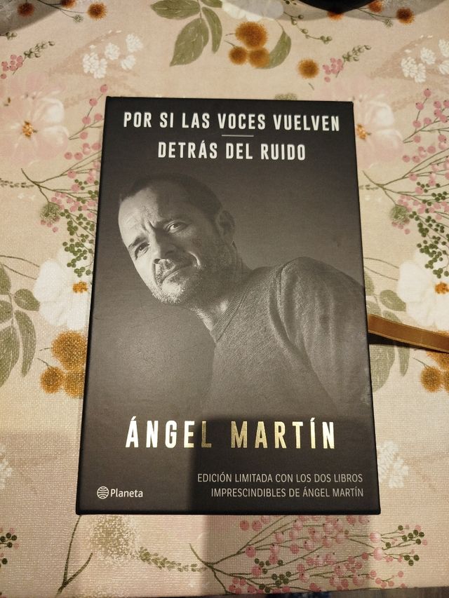 Libros de Ángel Martín: Voces Vuelven y Detrás del