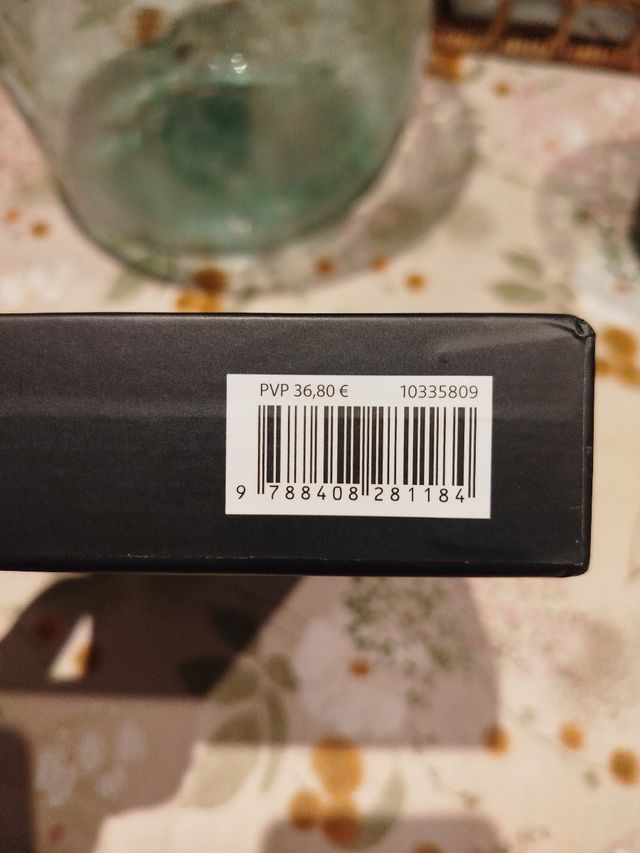 Libros de Ángel Martín: Voces Vuelven y Detrás del