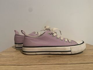 Zapatillas Converse Moradas Talla 37. 