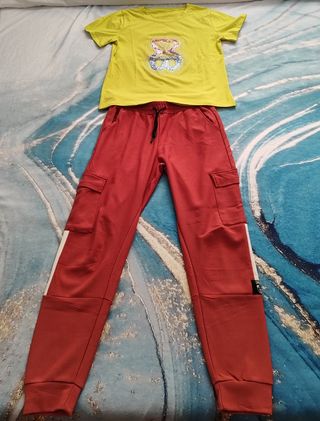 Conjunto camiseta y pantalón elástico