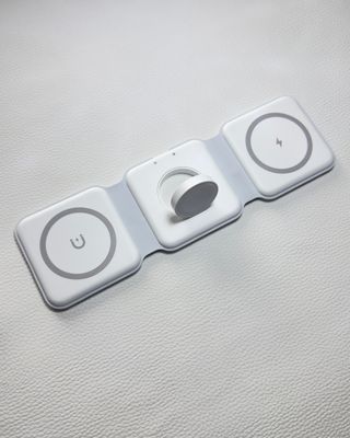 Base Carga Inalámbrica iPhone+Watch -No original-