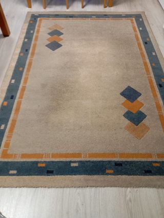 Alfombra salón beige y azul