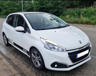 Peugeot 208 2016
