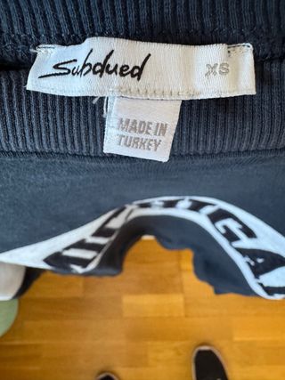 Sudadera Subdued Azul y Blanca