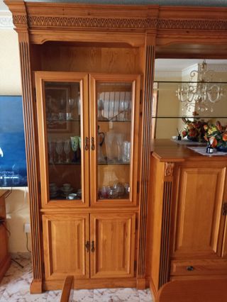 Mueble comedor y mesa madera