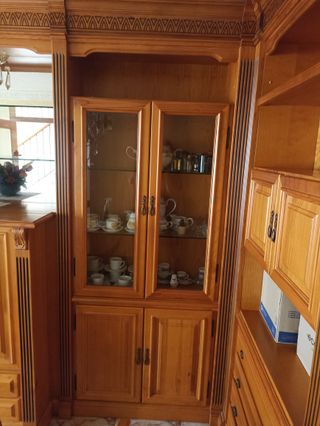 Mueble comedor y mesa madera