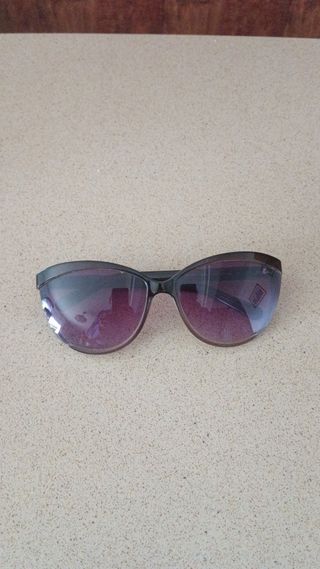 Gafas de sol unisex negras  y moradas