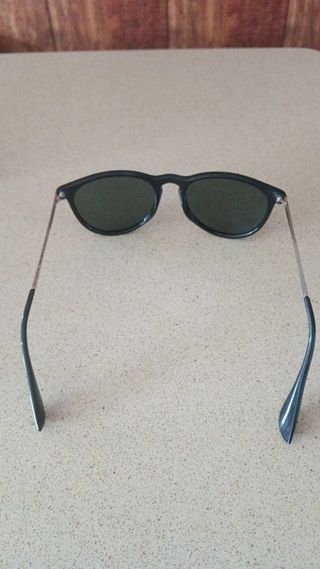 Gafas de sol unisex negras  y moradas