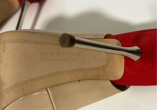 Zapatos de tacón Zara beige y rojo talla 38